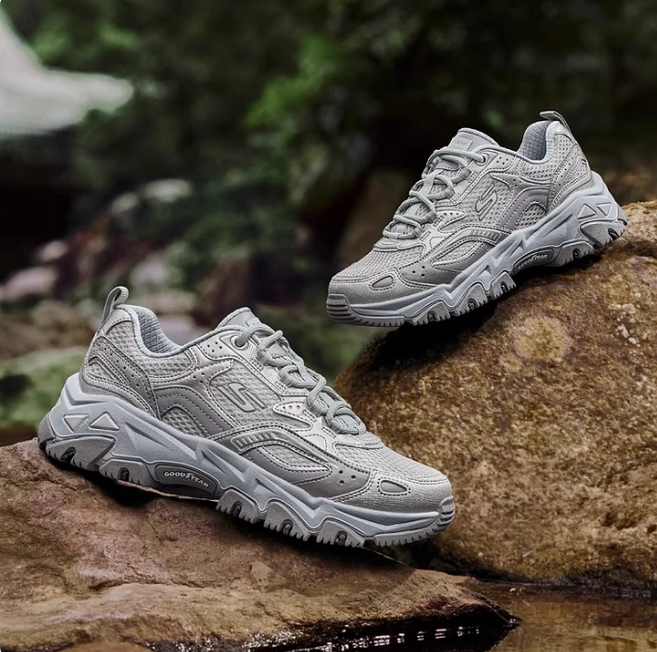 #해피데이#스케쳐스 25년 여성용 메모리폼깔창 아웃도어 미끄럼방지 초경량 트레킹화