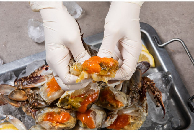 연평도 꽃게 제철 봄 겨울 알배기 활꽃게 급냉 암게 냉동 몽당 암꽃게 1KG [원산지:국산(인천광역시 옹진군)], 1박스, 깔끔 손질 살가득 절단꽃게(알x) 1KG