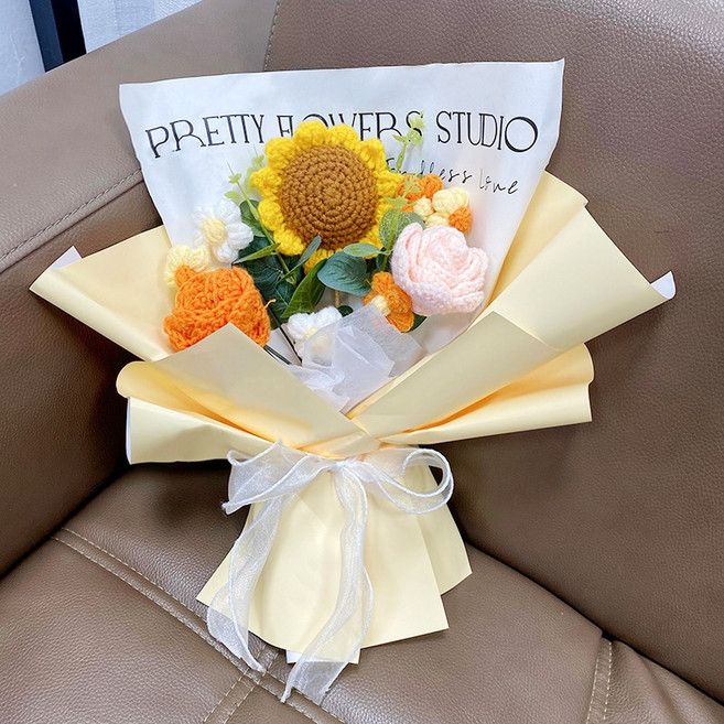 告白求婚 情人節 畢業花束, 奶茶色向日葵毛綫花束+禮袋+燈串