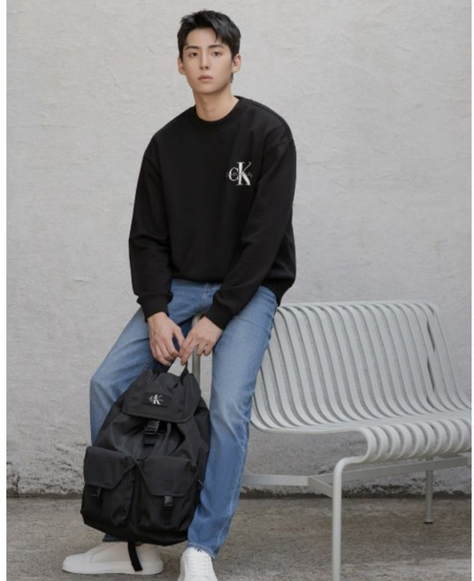 (국내매장판)캘빈클라인 진 남여공용 리버서블 플립 투포켓 백팩 가방 HH3947-001