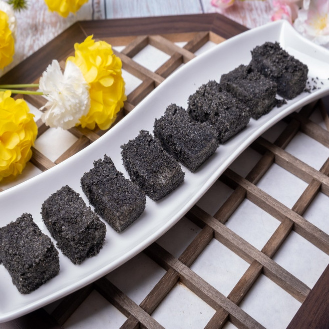 국산 찹쌀100% 흑임자 인절미 쫀득 고소한 까만 맛 방금쩌낸후 급속냉동 무방부제 무색소, 24개, 25g