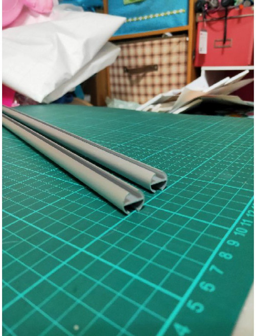 鋁質掛軸組 44公分 兩支裝含掛勾邊蓋帽 海報畫軸展示架, 44公分,厚度2公分含配件一組, 1個