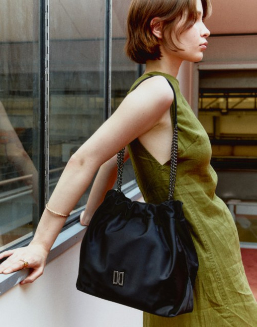 (국내매장정품) DAKS WOMENS ACCESSORIES [HILTON] 블랙 앤틱 DD장식 나일론 체인 숄더백 L DCBA5F333BK 187886