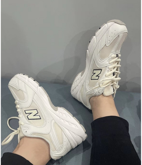 뉴발란스 여성 런닝화 530 아이보리 러닝화 발이 편한 운동화 러닝화 굽있는신발 키높이 스니커즈
