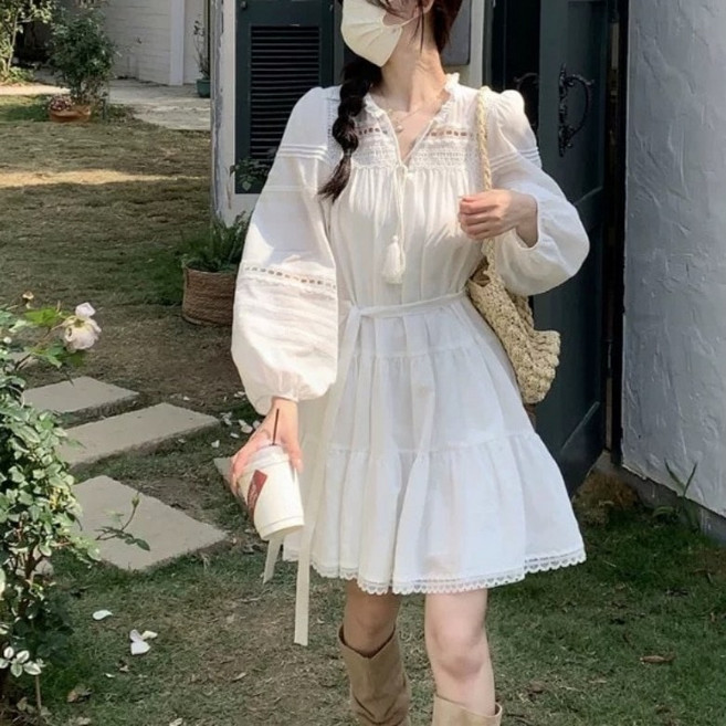 아이엠몽 여성 펀칭 플레어 미니 원피스