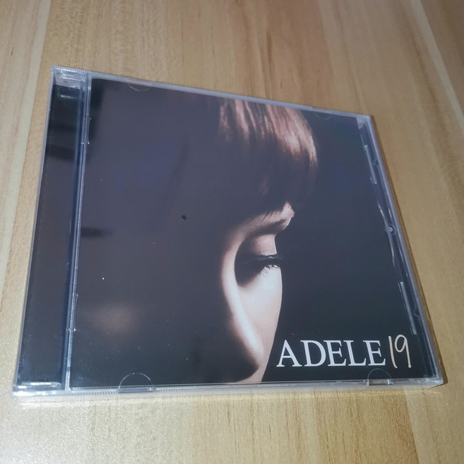 阿黛爾《19》CD 實物拍攝 收錄Daydreamer Be, 1個