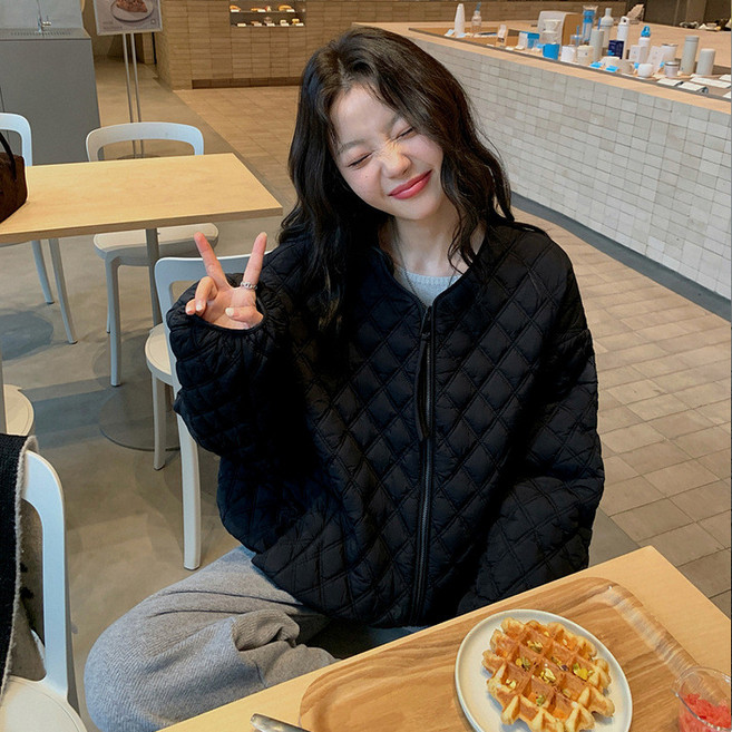 藍色拉鍊菱格保暖棉服外套女款，冬季新款寬鬆夾棉麵包服開衫上衣