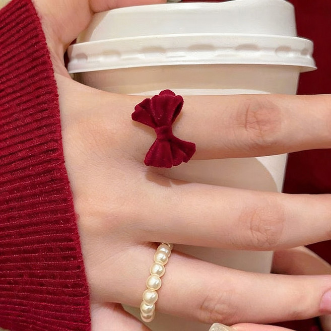 래미리아 뉴패션 스타일 앙코라 레드 벨벳 진주 반지