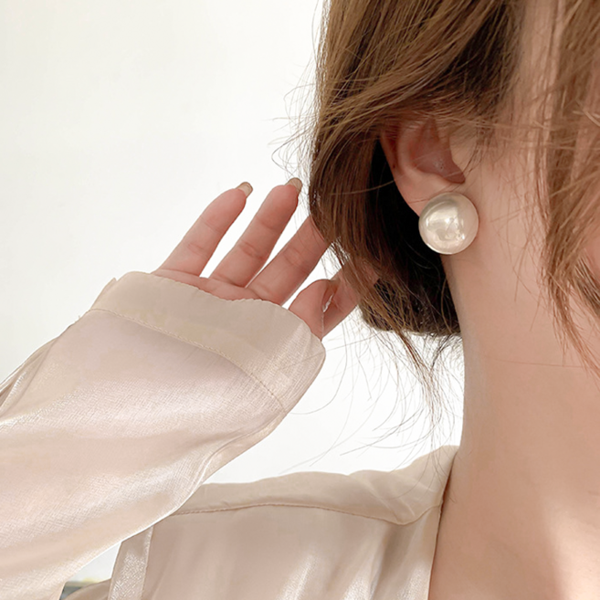 아이루리 왕진주 크림 볼 스터드 이어링 은침 우아한 세련된 기품 볼드한 무드 여성 주얼리