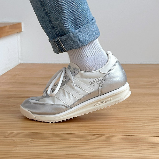 아디다스 남성단화 SL72 RS 크림실버 가벼운운동화 양말증정