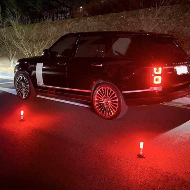 국내 최저.가 야간 2차사고 방지 경고등 (1SET 2개) 차량용 2차사고 방지 경광봉 자동차 야간 안전용품 후방추돌방지 경고등 휴대용 자동차 비상등 주문2일이내출고가능, 1세트