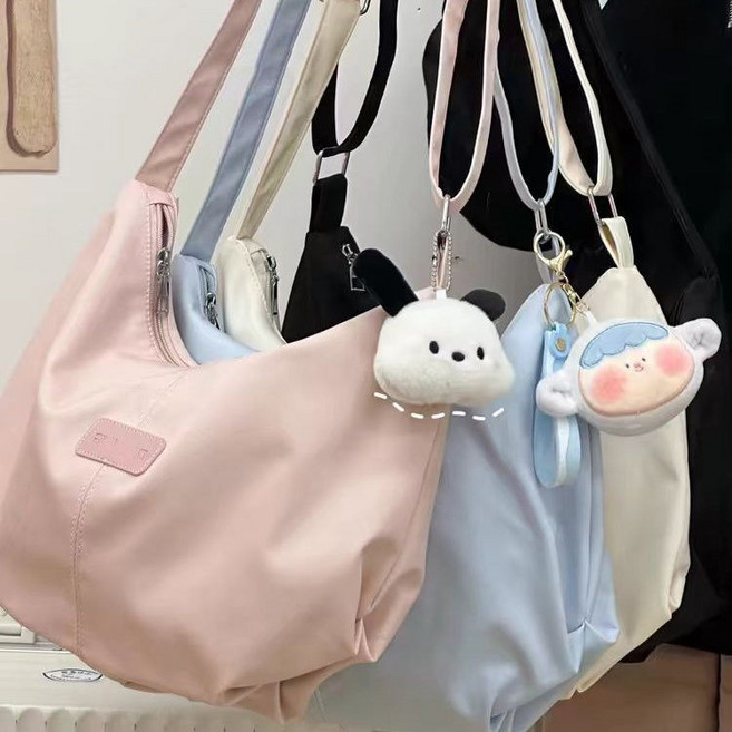 日系ins單肩包 包餃子包 大容量通勤斜挎包, 白色面料加厚,包包+隨機送吊墜+不打怪怪