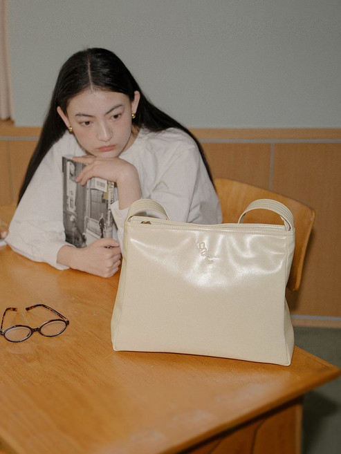 [매장정품] 무쿠앤보니 MUCU AND EBONY Comfy Leather Bag _ Beige P00000PQ 2248742