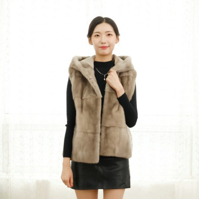 [우진모피] (WJ) 코펜하겐퍼 휘메일풀스킨 구스다운 밍크베스트 국내생산 본사직영(WJF2024GD40)