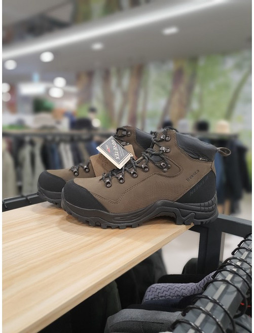 NC)트렉스타 네팔3 고어텍스 (2024년 신상) 발목을 완벽하게 보호해주며 악천후에도 방수 투습력이 우수한 고기능성 미드컷 등산화 (사은양말 증정)