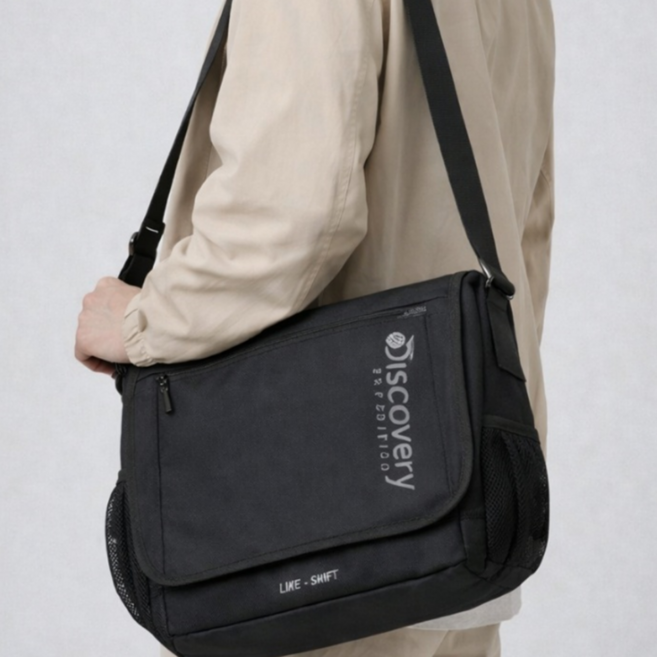 [백화점정품] 디스커버리 경량 메신저백 남성 크로스백 출퇴근 학생용 노트북 수납 SBFWDFRTSD395 데일리 가방