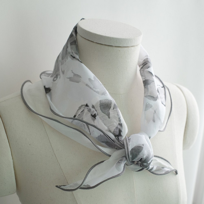 프링키 쁘띠 스카프 봄 여름 삼각 꽃무늬 텐셀 얇은 스카프