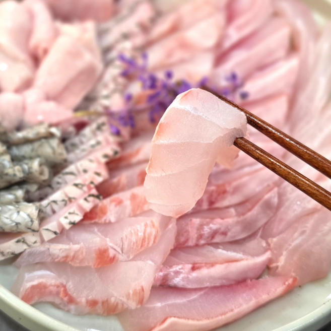 산지직송 제철 민어회 당일바리 자연산 민어 모둠회, 신안 민어회 필렛 500g, 1개, 신안 민어회 필렛 500g