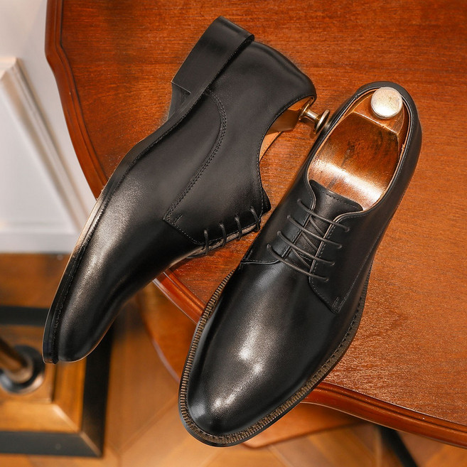 세련된 디자인과 편안한 착용감을 겸비한 진품 소가죽 정장 구두