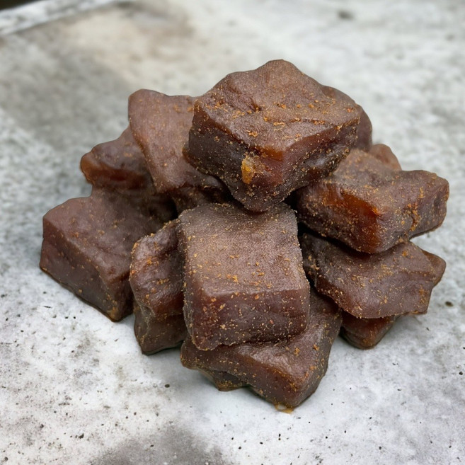 台灣製造 非基改/基改 大溪豆干 (沙茶、滷肉、黑胡椒、麻辣、黃金辣條、香辣、蒜茸口味), 1個, 非基改 北方心Q干300G(素)
