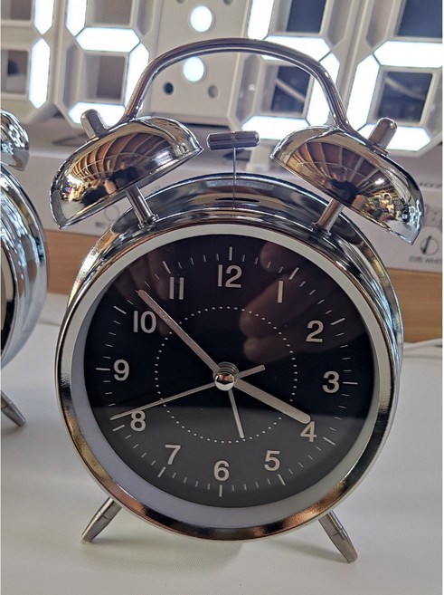 TM 아나로그 4인치 대형 사이즈 강력벨 알람시계, 크롬실버바디 블랙 윈도우