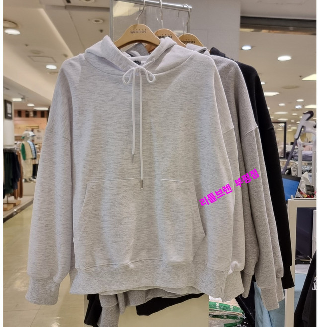 리틀브렌 부평점 &* 50% 쎄일~! 기모없는 무지 후드티로 여기 저기 코디하기 쉽고 편안한 벌룬핏 아동 주니어 후드 티셔츠&*