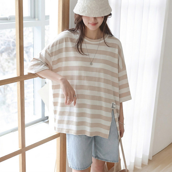 데일리앤 데니쉬 차르르 레이온 스판 스트라이프 라벨 트임 오버핏 반팔 롱 티셔츠