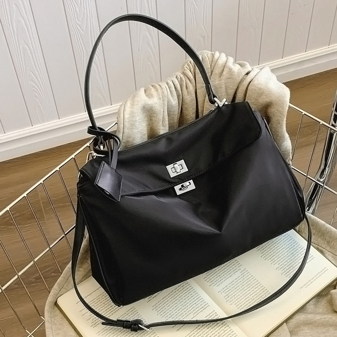 고퀄리티 나일론 스웨이드 여성 크로스백 몬차 보부상 버클 토트백 하객가방