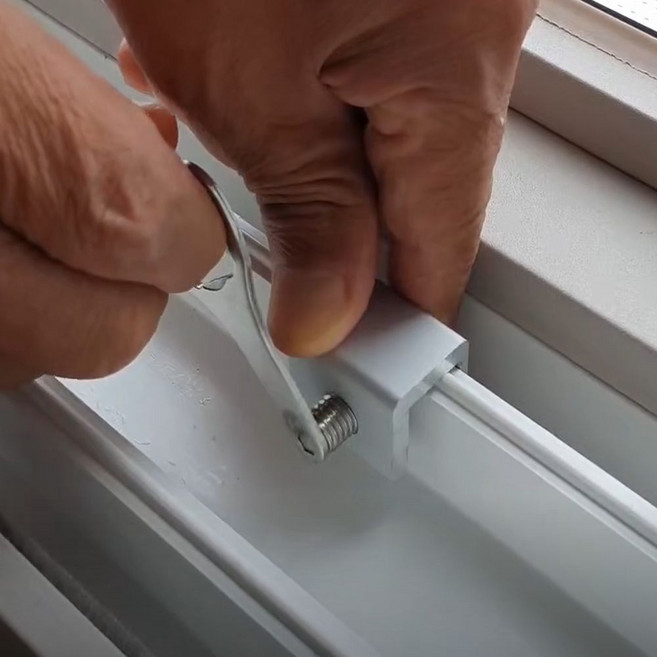 창문 잠금 장치 샷시 에어컨 창문락 윈도우락 방범 고정 스토퍼 1구형, 2개