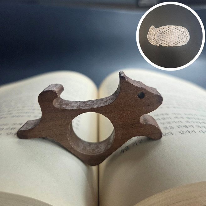 플렉스몰 원목독서링 북링 강아지 고양이 선물용 손뜨개 물고기 수제파우치 증정, 1개, 댕댕이