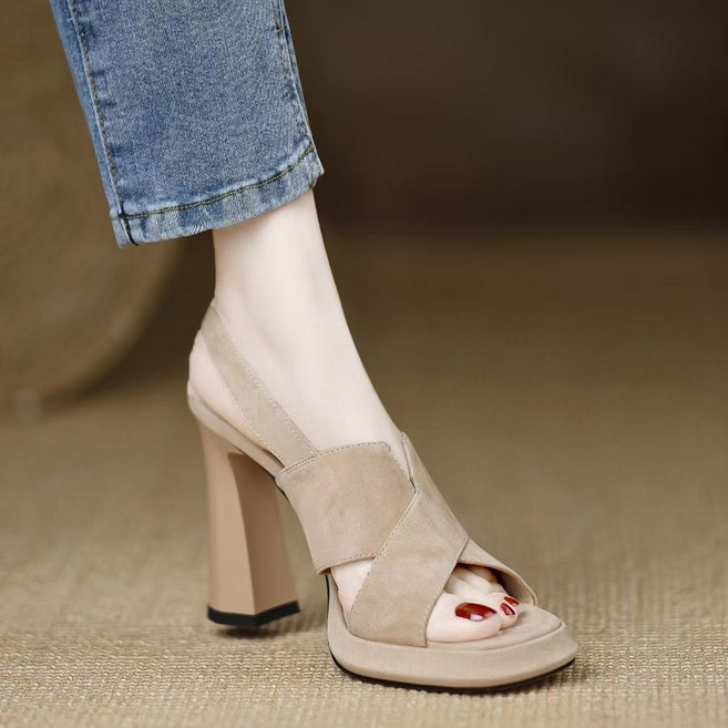 AREVI여성 여름 스트랩 샌들 트랜드 가보시 통굽 힐