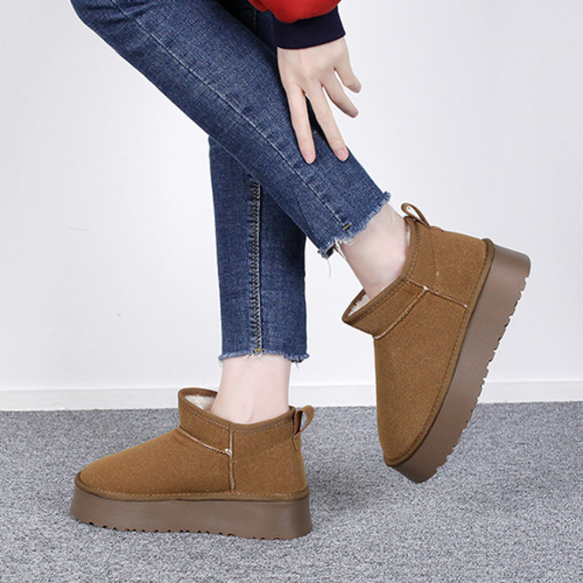 여성 방한화 겨울 털 부츠 방한 스니커즈 기모 털신 쿠션 따뜻한 운동화 발편한 패딩 경량 슈즈 패션 데일리 키높이 통굽 캐주얼 신발 단화 앵클 앵글 숏