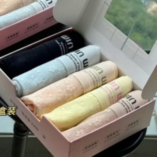 VICTORINA'S SWEET 夢境夏花純欲蕾絲無痕中腰內褲五件組 禮盒裝 L碼 (50-60公斤), 5件/禮盒,L（50-60公斤）