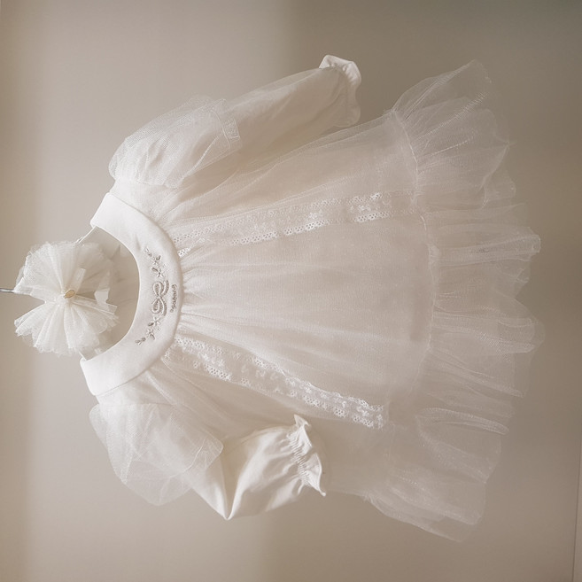 아가방 봄 베이비페어 /기저귀는 편하게 사진은 완벽하게 백일 유아 드레스 바디수트 / 헤어밴드도 같이 드레스 치마 살짝 올리면 바디수트예요 백일복 돐복 신생아 외출복