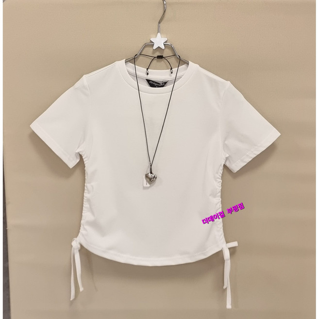 더데이걸 부평점 하트 목걸이 세트로 포인트 살린 셔링 디테일의 러블리한 핏 예쁘게 코디하기 좋은 여아 반팔 티셔츠