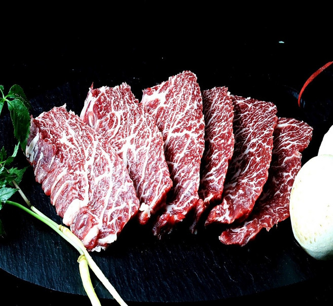 한푸짐 1등급 한우 구이용 300g / 꽃등심 치마살 갈비살 업진살 안창살 토시살 살치살, 1개, 한우치마살300g
