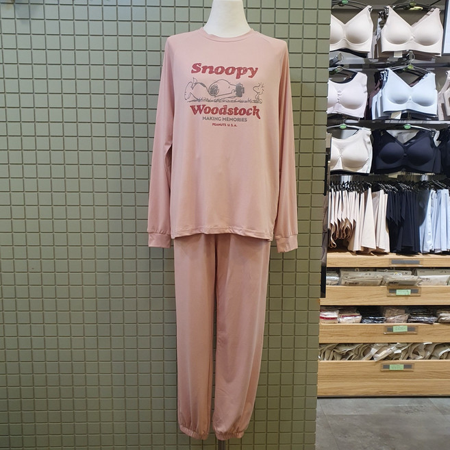 애니바디 얇으면서 보온성 신축성이뛰어난 공용 피치기모 라운드 9부 주머니 파자마세트-스누피케릭터 2001부평점