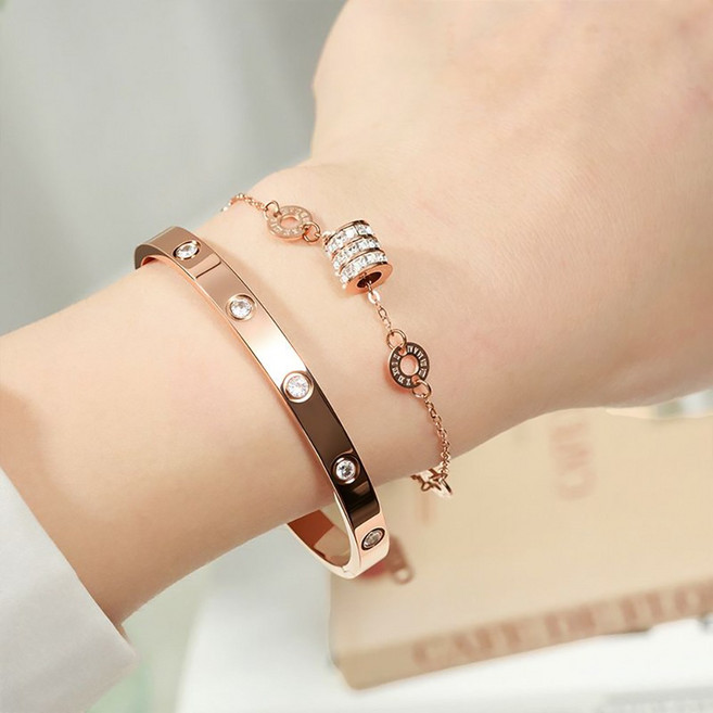 ROYALBELLE 여성 레이어드 디자인 티타늄 스틸 팔찌 큐빅 장식 체인 팔찌 패션 액세서리 투피스 D01033114