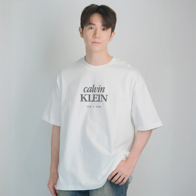 캘빈클라인 CK 남녀공용 다이아몬드 그래픽 반팔 티셔츠