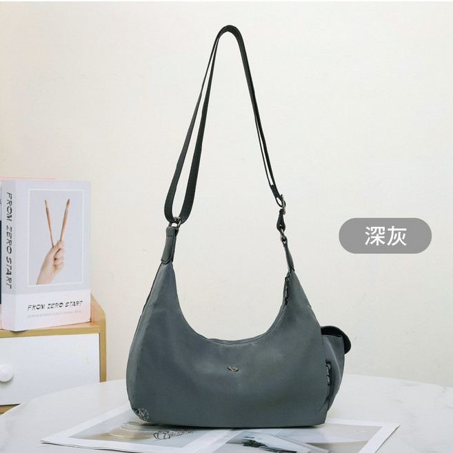 LN 精品皮件 韓系慵懶軟塌斜背包 側口袋餃子包, 深灰