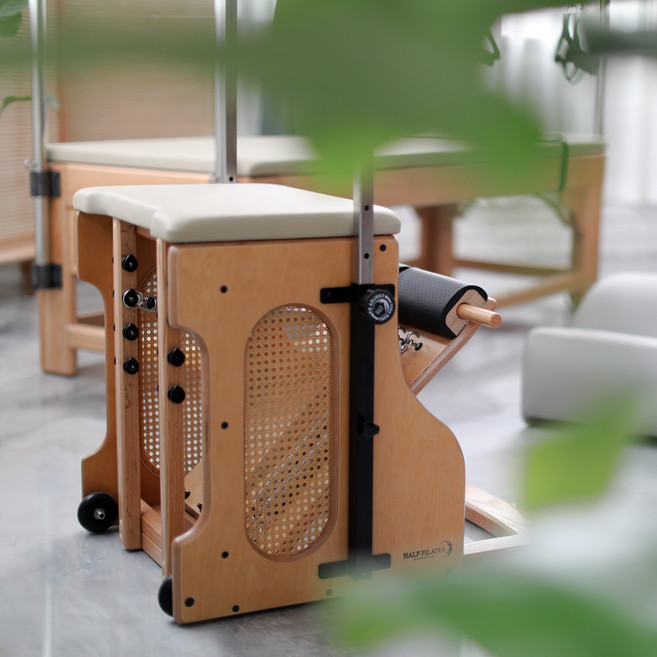 필라테스 콤비체어 하프오브제(2023)- 하프필라테스, 쵸코브라운