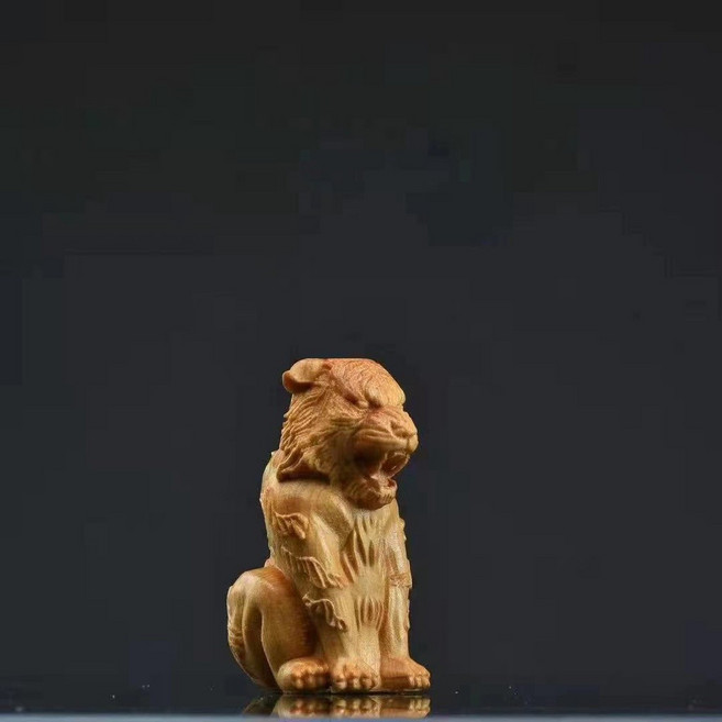 黃楊木雕刻老虎擺件, 崖柏木粗雕小老虎6公分