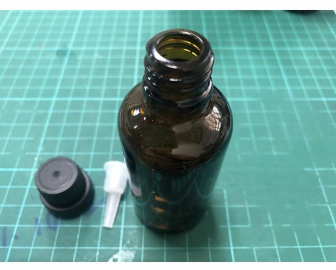 50ml 茶色精油瓶 2支組 含黑色安全大頭蓋及內塞, 1個
