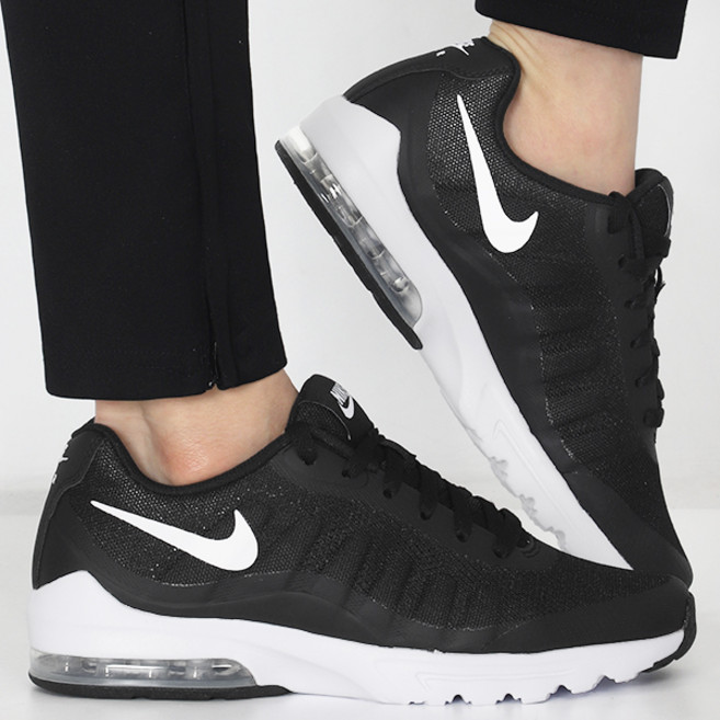 나이키 NIKE Air Max Invigor running shoes 러닝화 운동화 데일리 슈즈 블랙-화이트