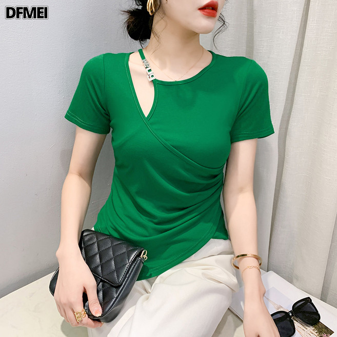 DFMEI 여름 패션 모던 큐빅 펀칭 슬림핏 단색 반팔 티셔츠 상의 여풍