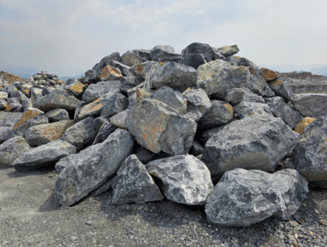 조경석 대석 납작석 자연석 개비온석 담장 전석 산벽 석축 골재