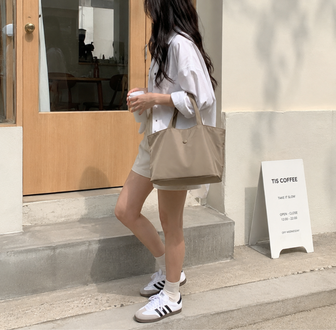 뮤팅 가벼운 데일리 보부상 나일론 가죽패치 토트백