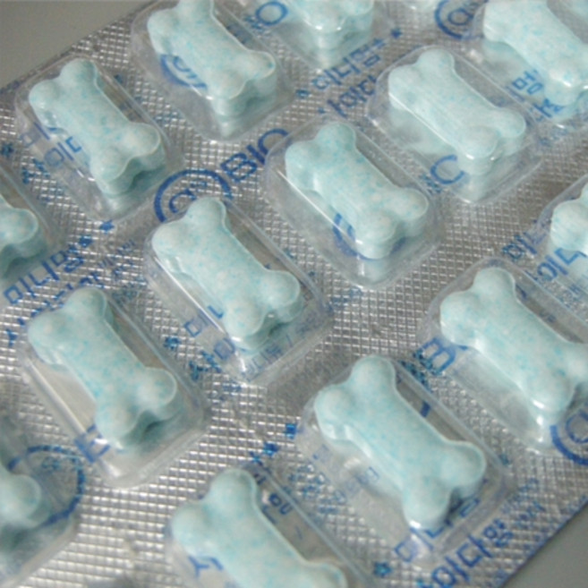 불량식품 미니멍 사이다맛 뼈다귀캔디 왕셔요 캔디 밭두렁 옥수수튀김 꾀돌이 추억의과자 옛날과자 문방구과자 레트로스낵 옛날젤리 사탕 달고나 아파치 아폴로 빅쪼니 줄넘기젤리 네모스낵 콜라짱 별사탕, 10g, 1개