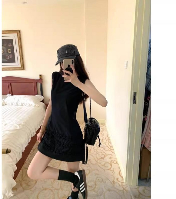 白色無袖A字短款連衣裙, 黑色