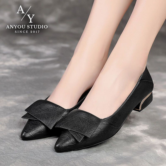 ANYOU 여성 천연가죽 빅사이즈 출근용 구두 승무원 단화 은행원 업무용 호텔 유니폼 블랙 가죽 구두 리본 뾰족코 로우힐 직장인 편한 가죽 플랫슈즈 큰사이즈 오피스 구두 3CM